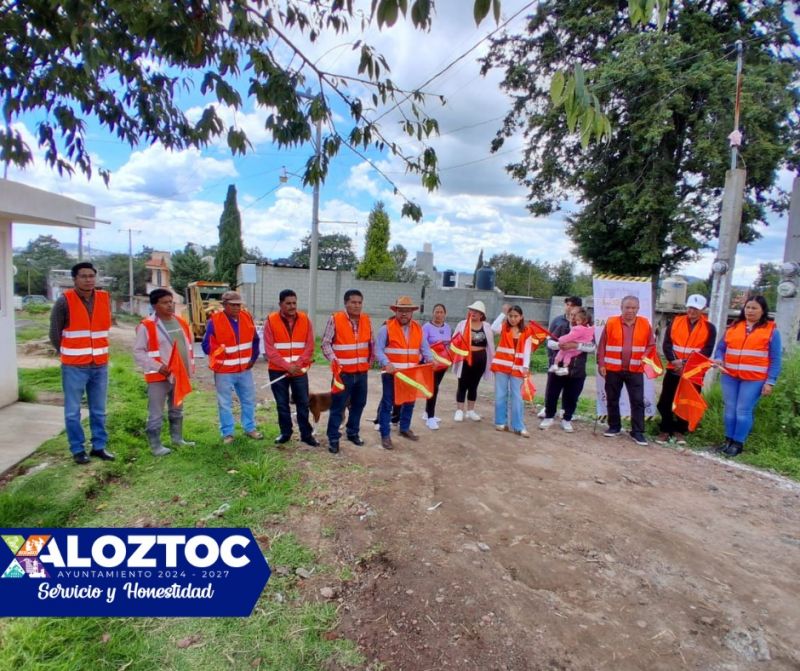 Inicia la construcción de pavimento de adoquín en la calle Emiliano Zapata de Guadalupe Texmolac